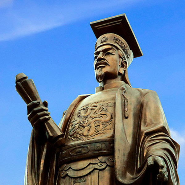 Tượng vua Lý Công Uẩn Tượng vua Lý Công Uẩn