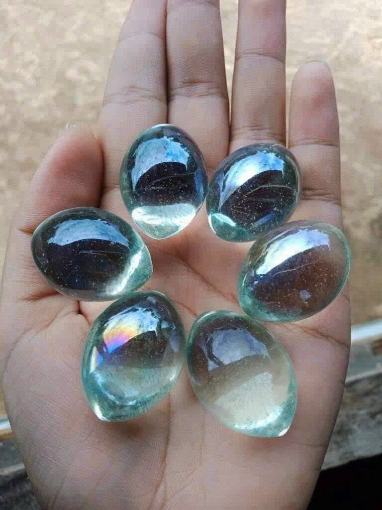 Ngọc Naga trong suốt Ngọc Naga trong suốt