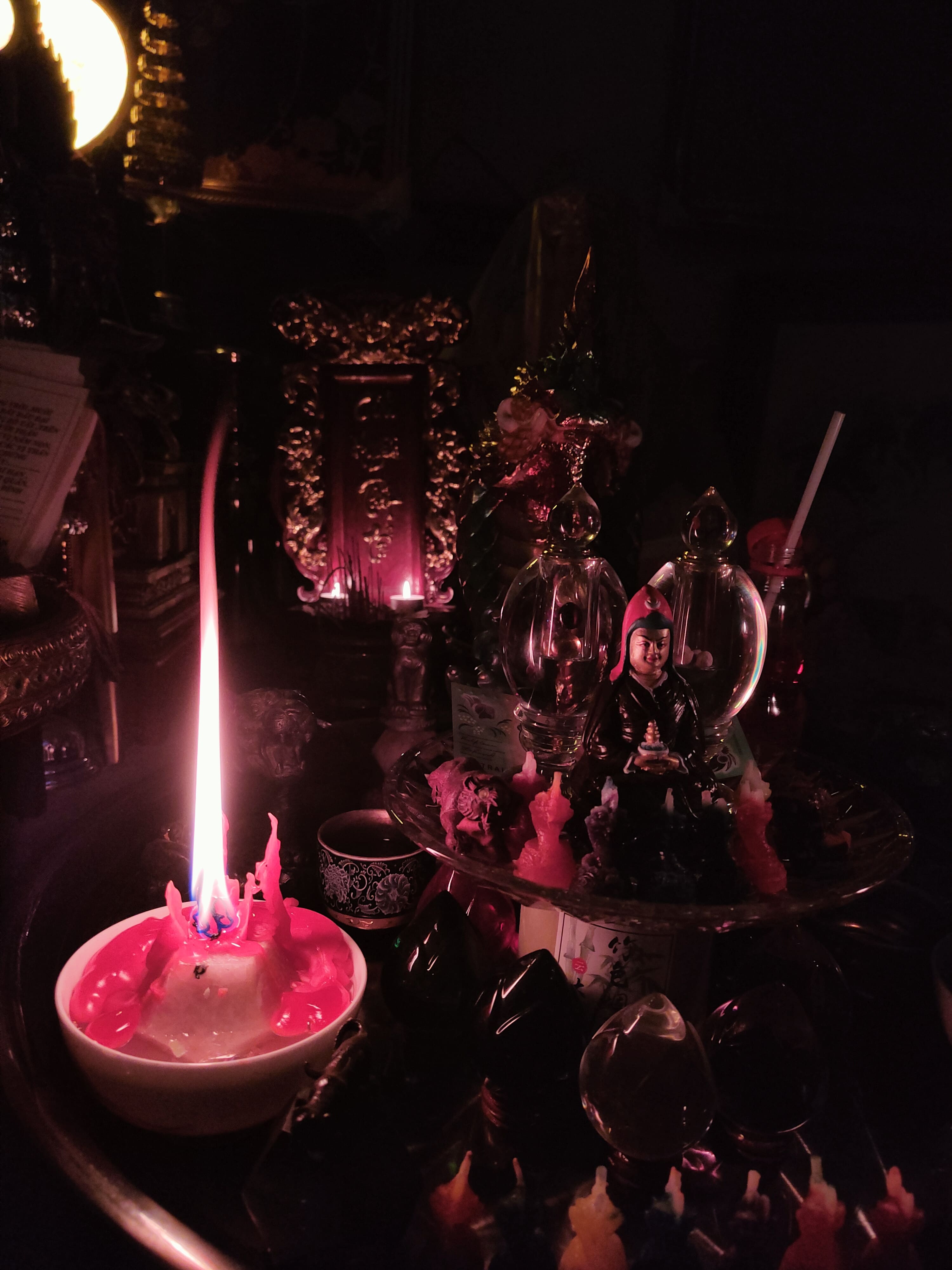 Nến phi thường khi cháy vút mãnh liệt dù gần cạn sáp Nến phi thường khi cháy vút mãnh liệt dù gần cạn sáp