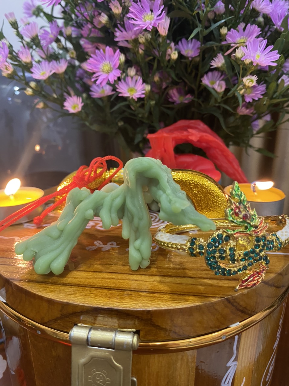 Nến rồng chuẩn bị vào thế bò húc Nến rồng chuẩn bị vào thế bò húc