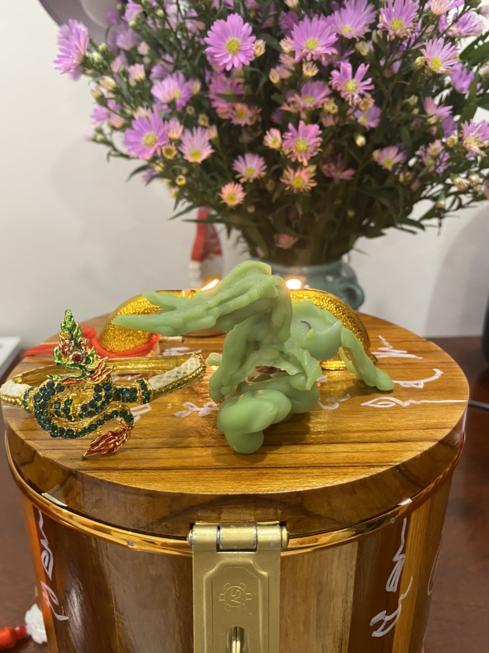 Nến rồng dạo chơi Nến rồng dạo chơi