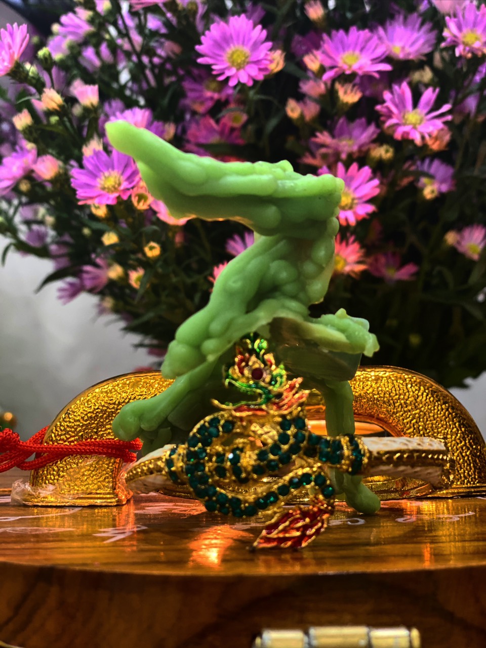 Nến rồng đầu tiên sau khi làm lễ an vị Chư Thiên Rồng ở Yên Minh Hỷ Điện Nến rồng đầu tiên sau khi làm lễ an vị Chư Thiên Rồng ở Yên Minh Hỷ Điện