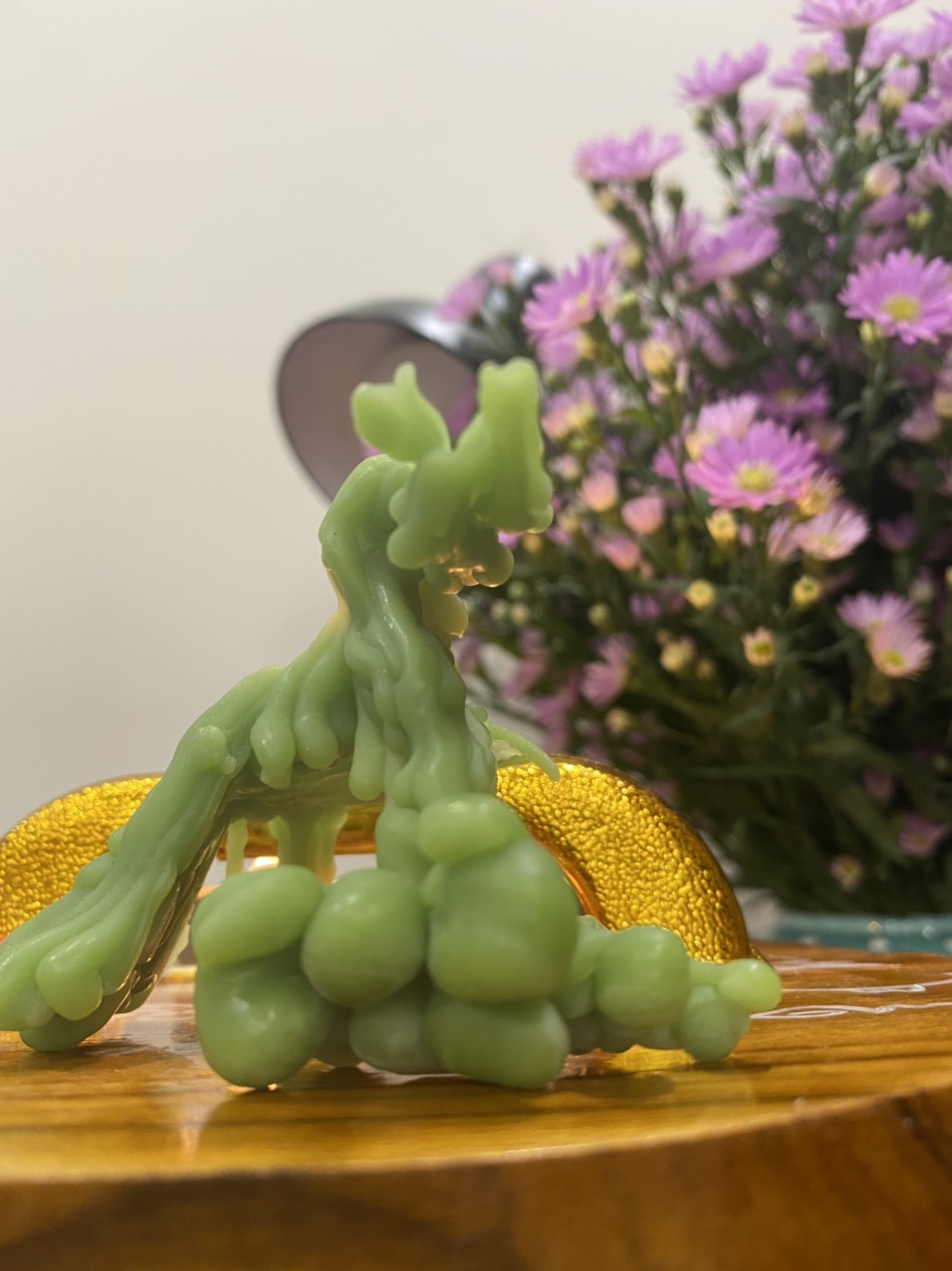 Nến rồng với góc nhìn trực diện Nến rồng với góc nhìn trực diện