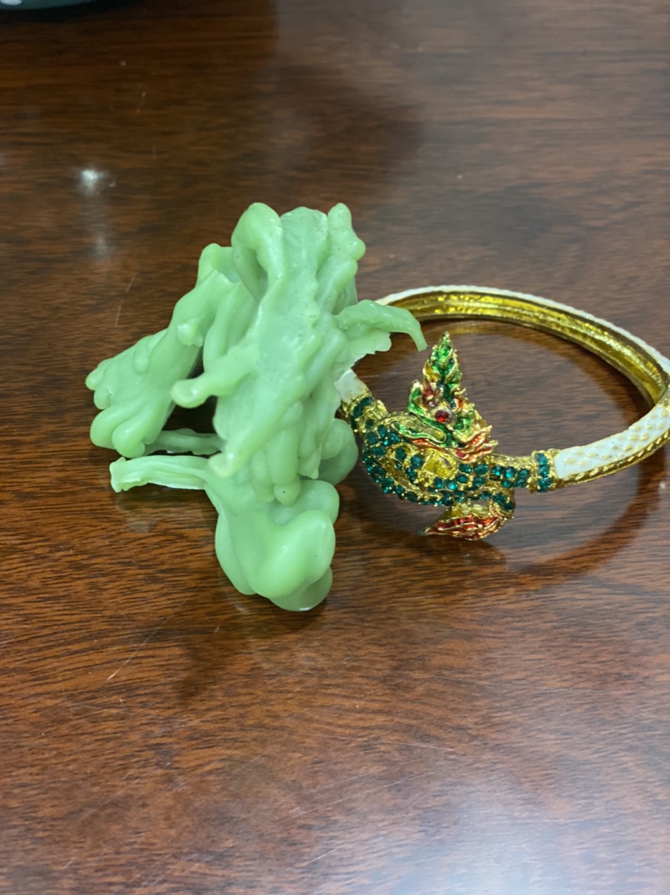 Nến rồng góc nhìn từ trên cao Nến rồng góc nhìn từ trên cao