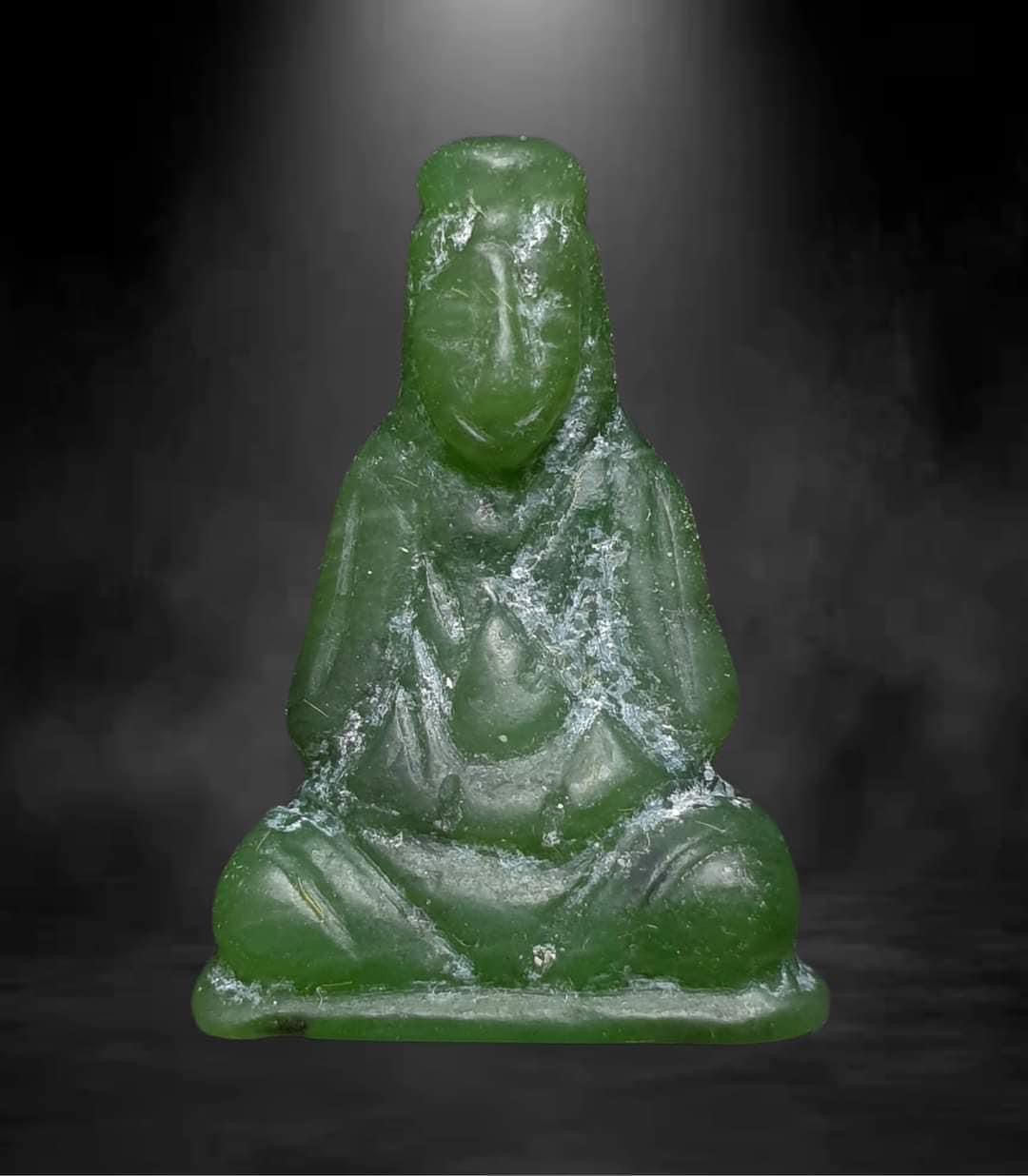 Amulet quan âm bằng ngọc bích Canada Amulet quan âm bằng ngọc bích Canada