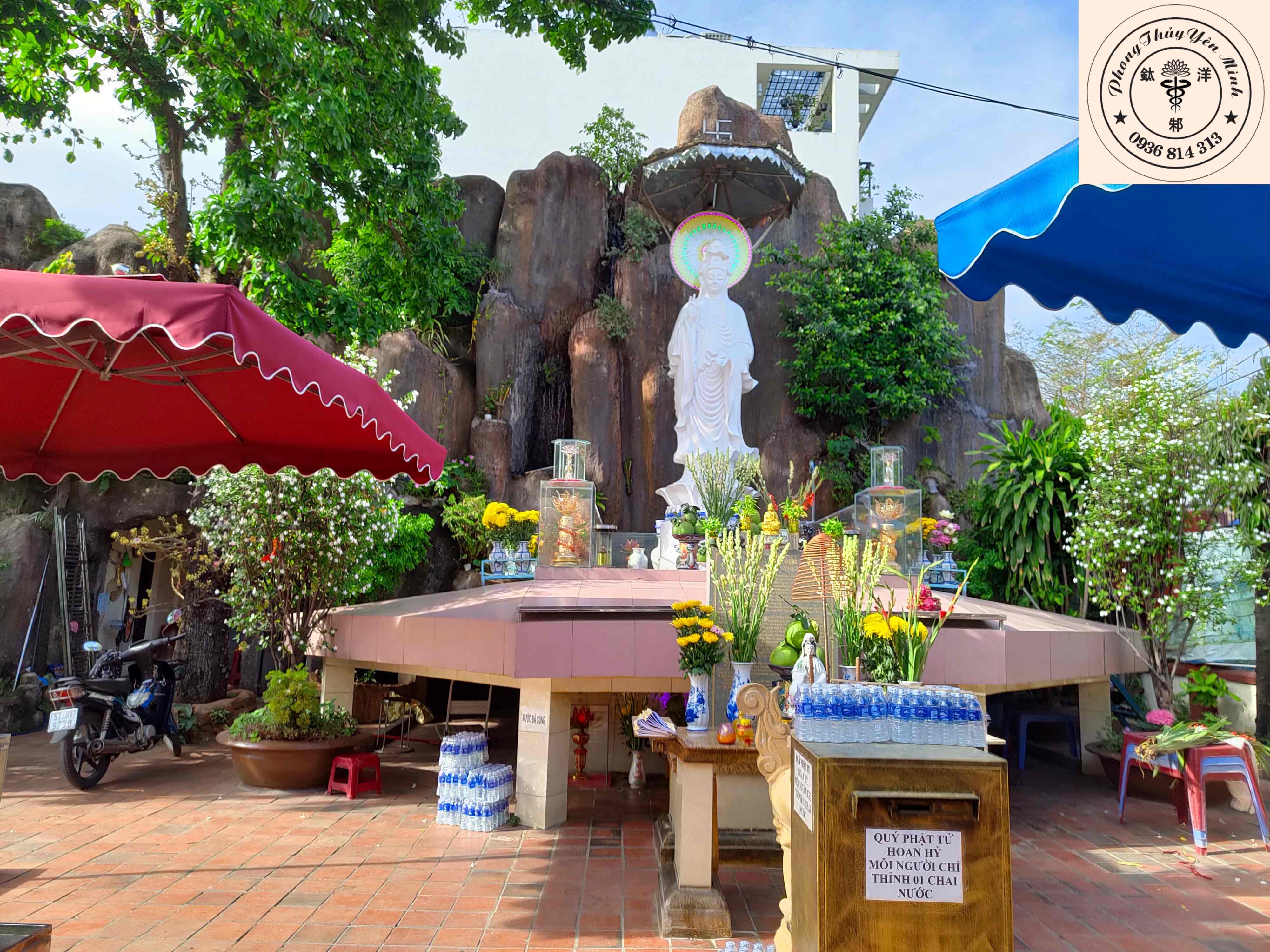 Tượng Quan Âm chùa Huệ Nghiêm Tượng Quan Âm chùa Huệ Nghiêm