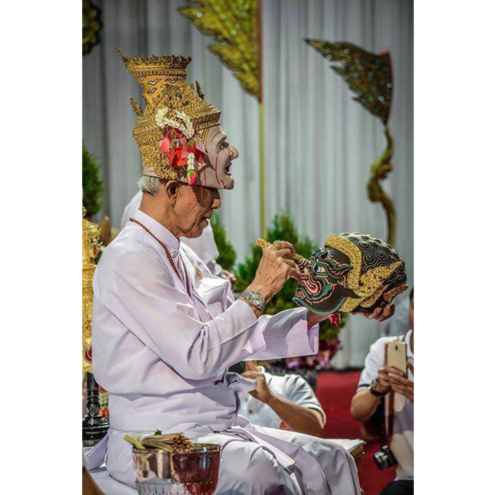 Nghi thức vô thần Lersi để tra trì cho mặt nạ Nghi thức vô thần Lersi để tra trì cho mặt nạ