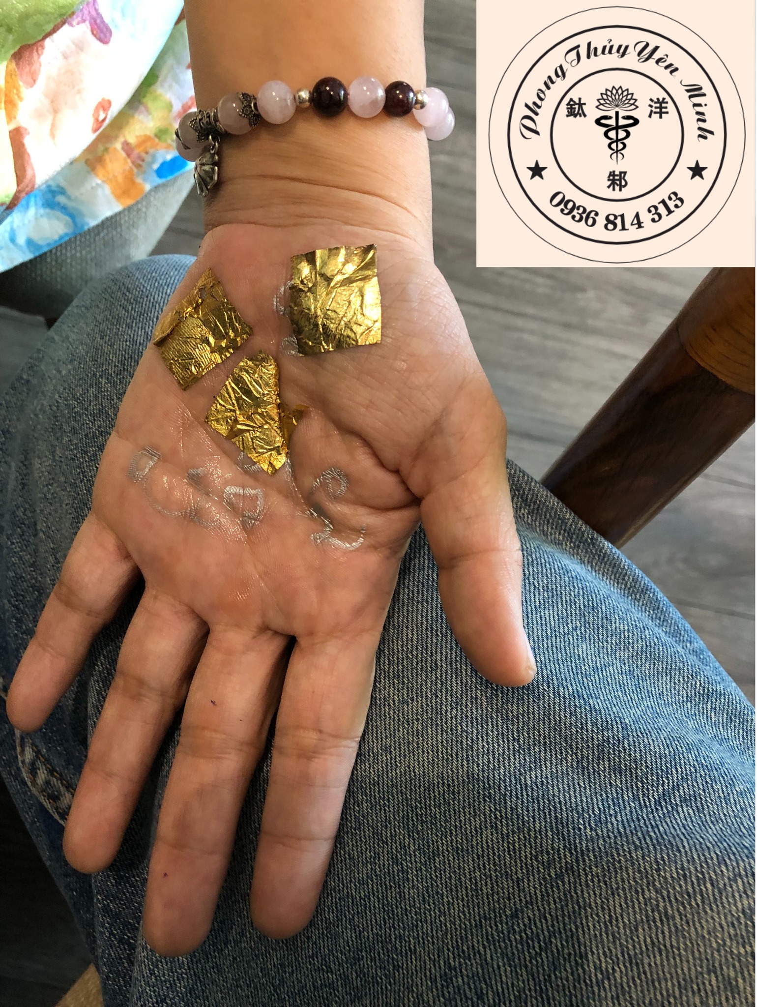 Yant cải vận được dán lá vàng 24k để tăng linh nghiệm Yant cải vận được dán lá vàng 24k để tăng linh nghiệm