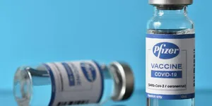 LÝ DO VẮC XIN PFIZER ÍT TÁC DỤNG PHỤ HƠN