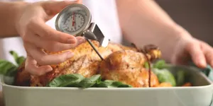 NHIỆT ĐỘ THÍCH HỢP ĐỂ NƯỚNG BÁNH VÀ CÁCH CHIÊN GÀ NGON NHƯ KFC!