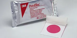 SỰ KHÁC BIỆT KHI PHÂN TÍCH VI SINH BẰNG PHƯƠNG PHÁP ĐỔ ĐĨA TRUYỀN THỐNG VÀ ĐĨA PETRIFILM