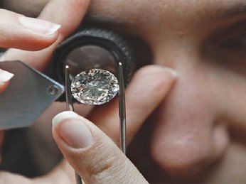 Hướng dẫn kiểm tra kim cương bằng kính lúp