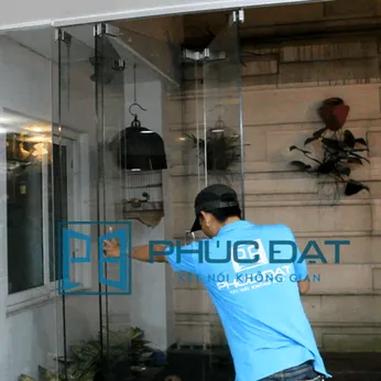Cửa kính xếp trượt