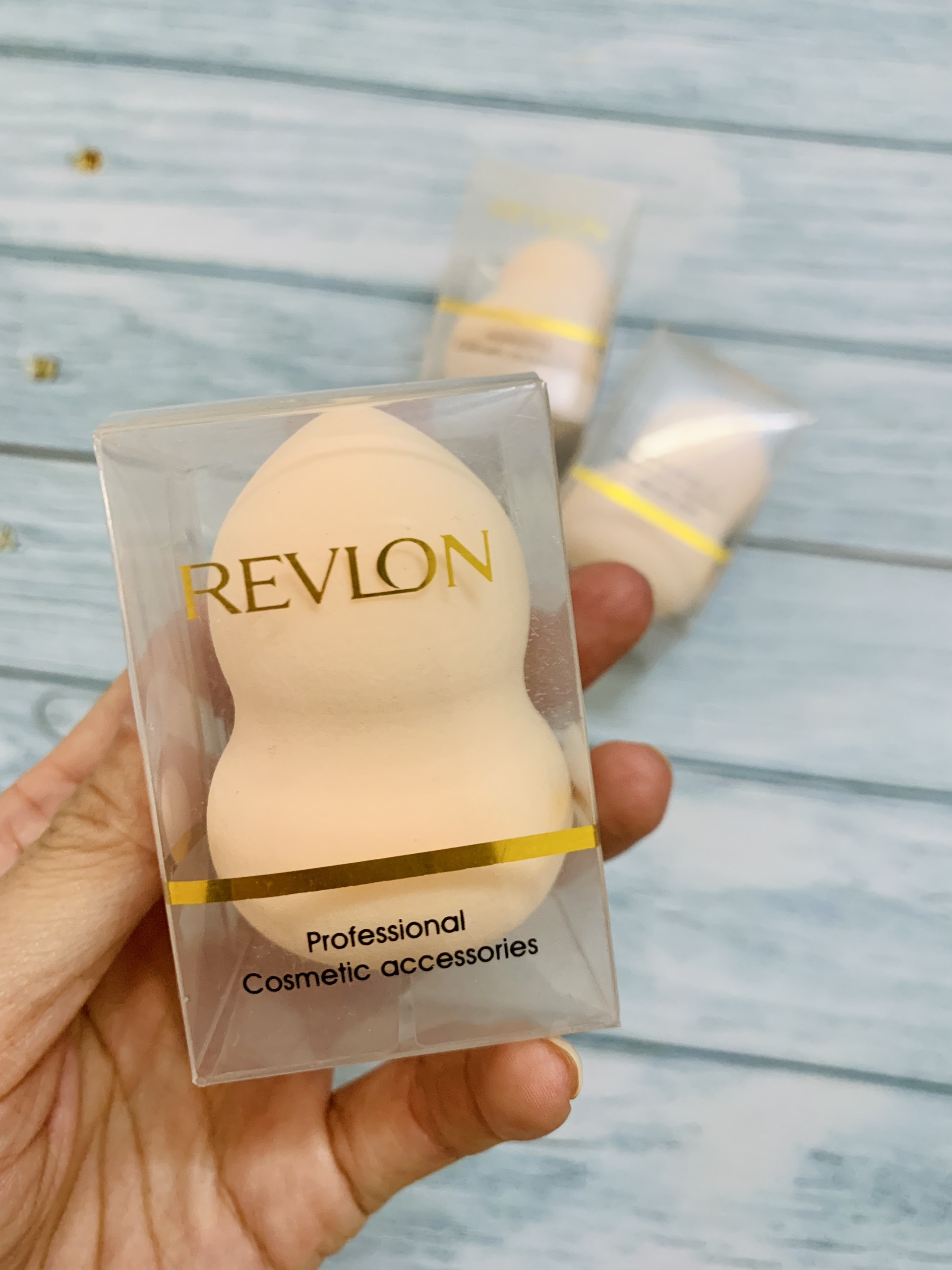 Mút tán kem nền hồ lô REVLON