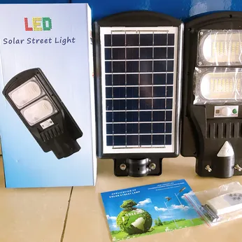 Đèn led năng lượng mặt trời 90W tấm pin liền