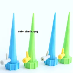 Dụng cụ hỗ trợ tưới tự động nhỏ giọt bằng chai