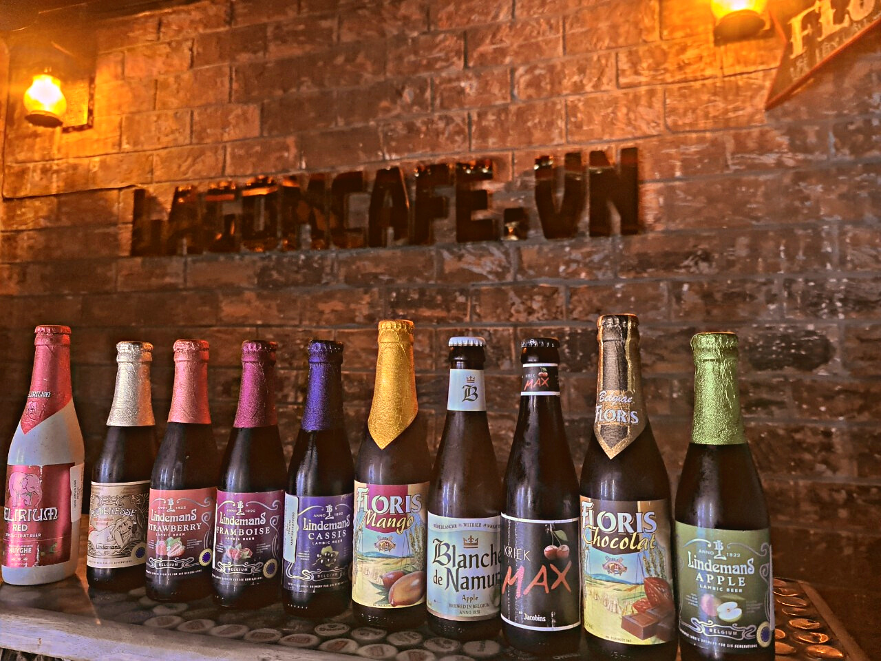 Bia trái cây Bỉ, “thức uống linh hồn” của Lagom Café Bia trái cây Bỉ, “thức uống linh hồn” của Lagom Café