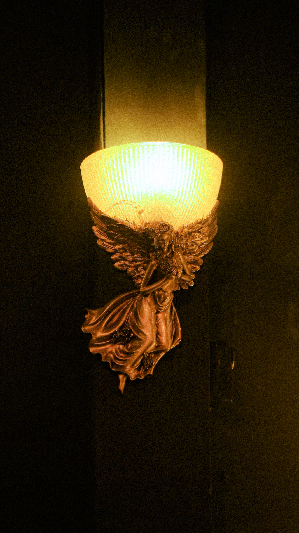 Sài Gòn, Lagom Café, ngày mưa gió và Em...