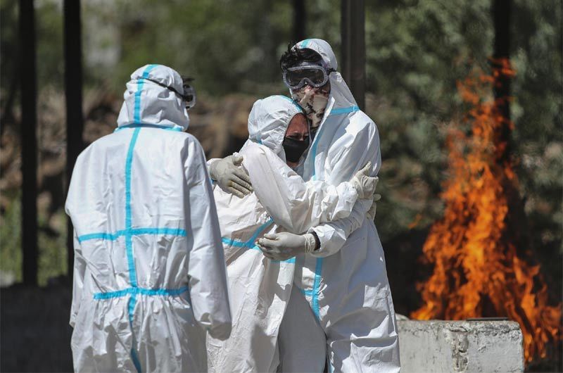 Những hình ảnh khó quên trong trận đại dịch lịch sử kinh hoàng Covid-19 Những hình ảnh khó quên trong trận đại dịch lịch sử kinh hoàng Covid-19