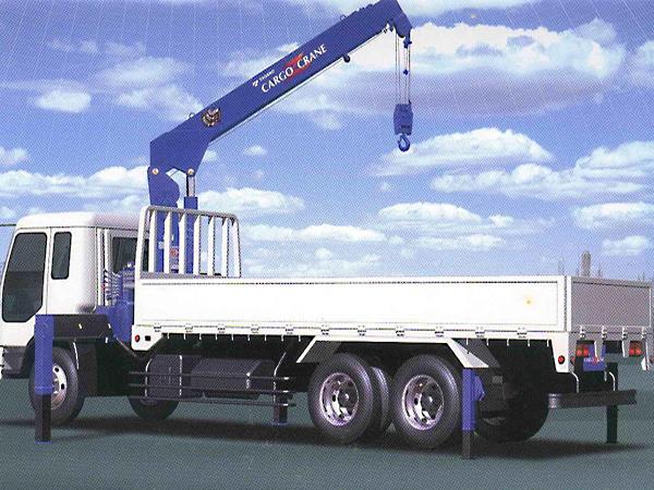 Công ty Đức Quốc Thiện cho thuê xe tải cẩu giá rẻ nhất tại khu công nghiệp Mỹ Phước 3 Bình Dương