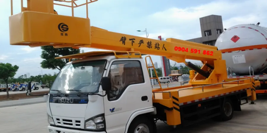 Giá cho thuê xe tải cẩu của công ty Đức Quốc Thiện tại Vsip 2 Bình Dương