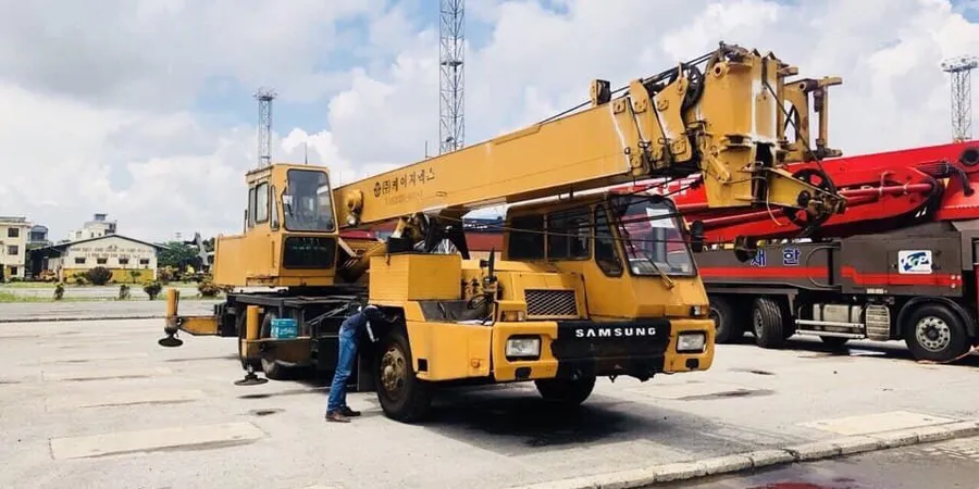 Dịch vụ cho thuê xe cẩu chuyên dùng giá tốt của Đức Quốc Thiện tại Bình Phước