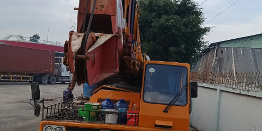 Cho thuê xe cẩu chuyên dùng - cẩu thùng ở Đồng Nai