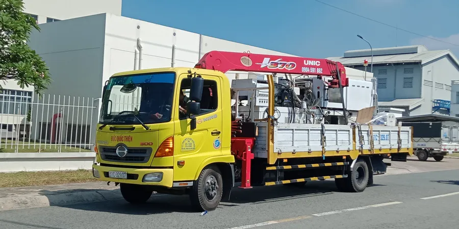 Chuyên cho thuê xe tải cẩu giá rẻ tại khu công nghiệp Bàu Bàng Bình Dương