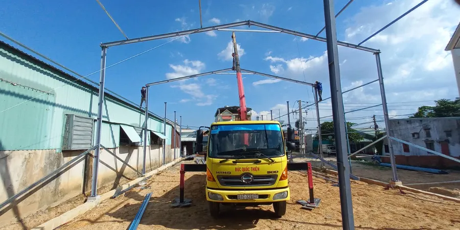 Dịch vụ cho thuê xe tải cẩu giá rẻ tại khu công nghiệp Việt Hương 1 Bình Dương