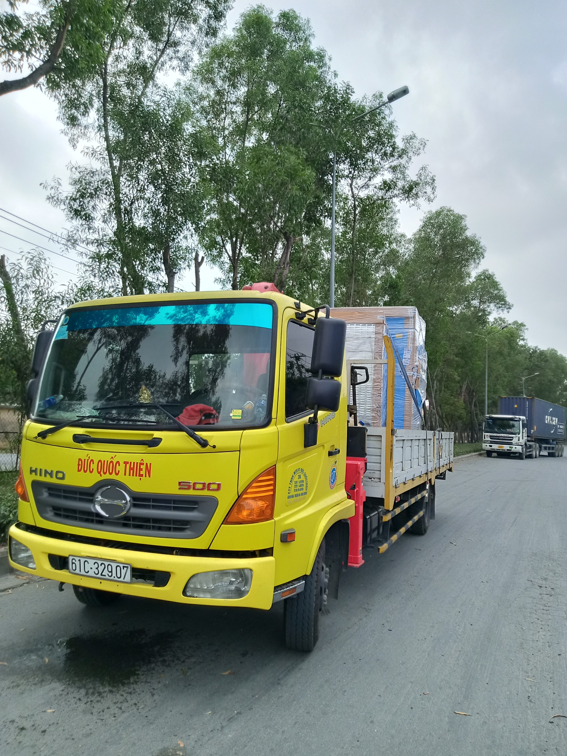 Cho thuê xe tải cẩu tại KCN Đông Nam Củ Chi