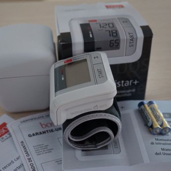 Máy đo huyết áp điện tử Boso Medistar +