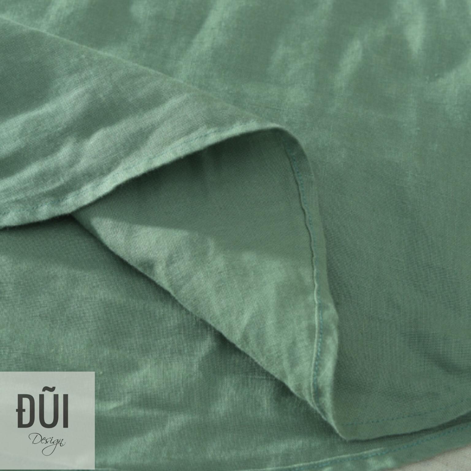 áo đũi nam cổ trụ cộc tay màu xanh lá - đũi design áo đũi nam cổ trụ cộc tay màu xanh lá - đũi design