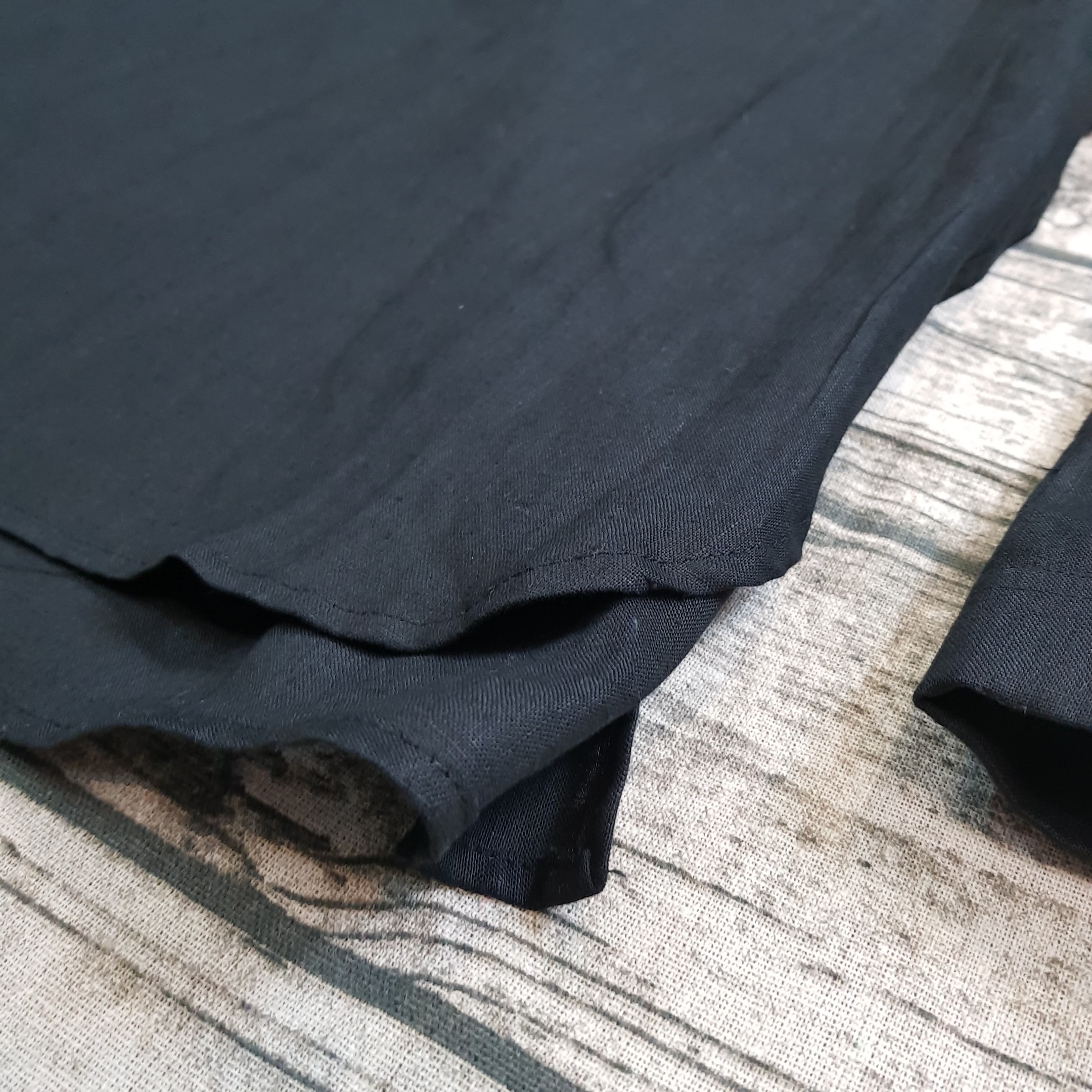 áo_sơ_mi_linen_nam_cổ_tàu_dài_tay_đen_M7 Áo đũi nam chui đầu dài tay đen M7