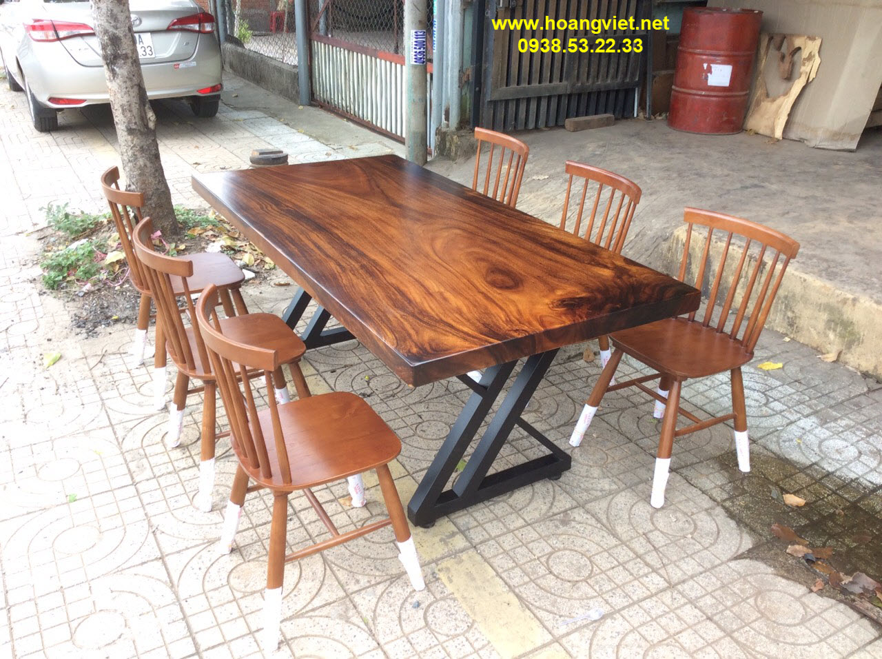 Mẫu bàn ăn đẹp bằng gỗ tự nhiên me tây Mẫu bàn ăn đẹp bằng gỗ tự nhiên me tây