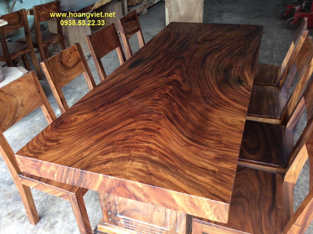Bộ bàn 8 ghế gỗ me tây(đã tẩm sấy) Bộ bàn 8 ghế gỗ me tây(đã tẩm sấy)