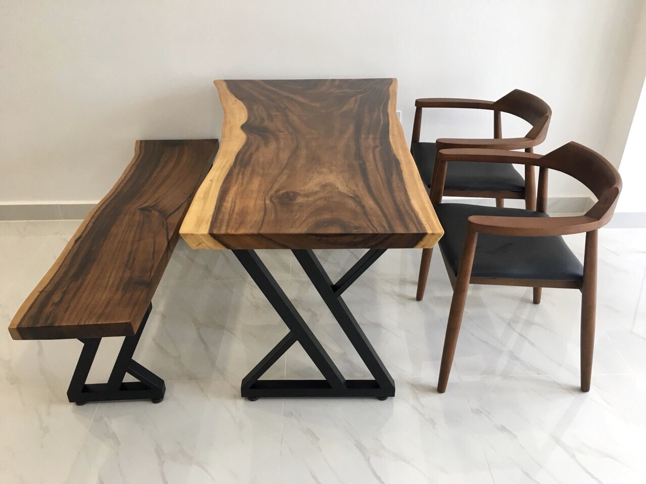 Mẫu bàn ăn ghế băng dài gỗ me tây Mẫu bàn ăn ghế băng dài gỗ me tây