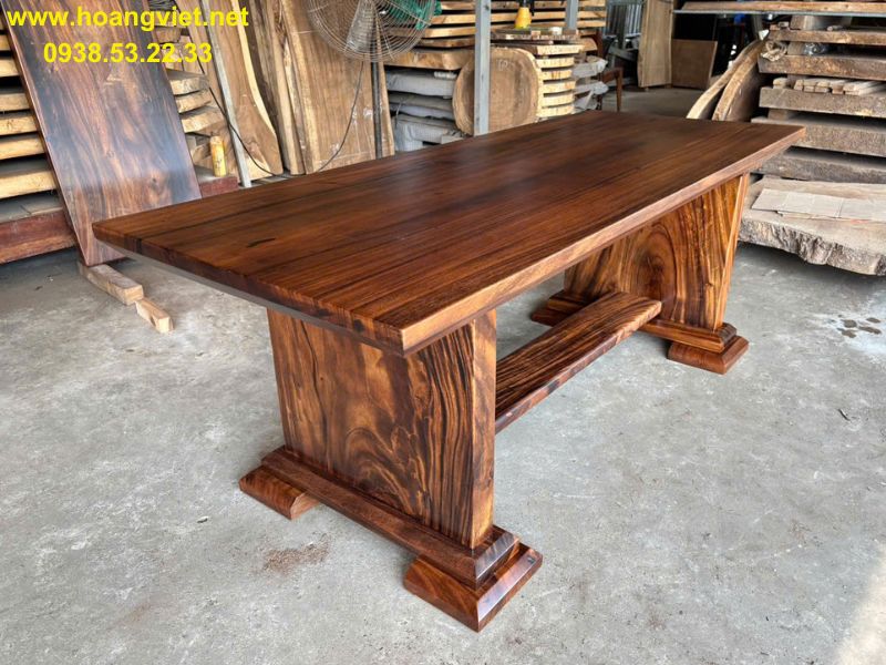 Bàn gỗ me tây thiết kế đẹp Bàn gỗ me tây thiết kế đẹp