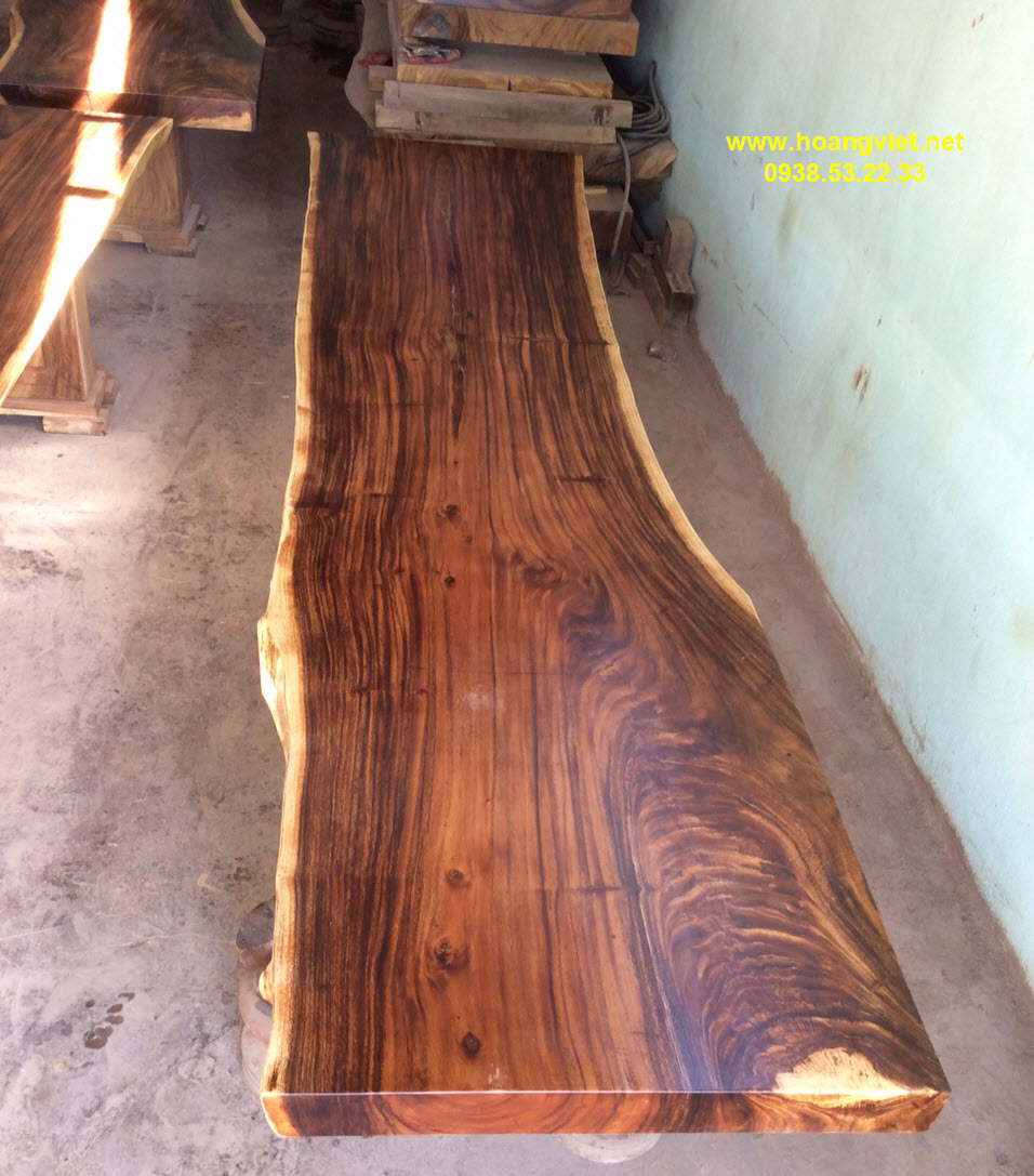 Mặt bàn gỗ me tây nguyên bìa với hệ vân siêu đẹp Mặt bàn gỗ me tây nguyên bìa với hệ vân siêu đẹp