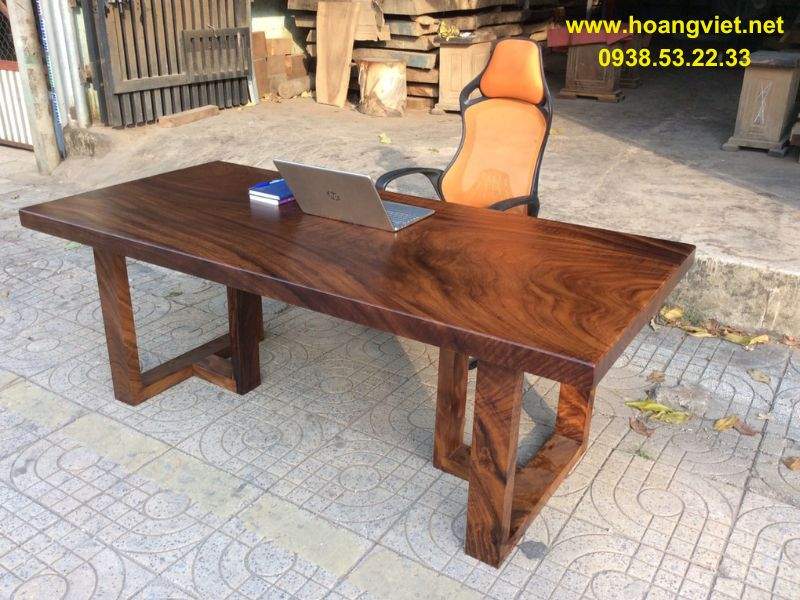 Bàn làm việc gỗ nguyên khối đơn giản Bàn làm việc gỗ nguyên khối đơn giản