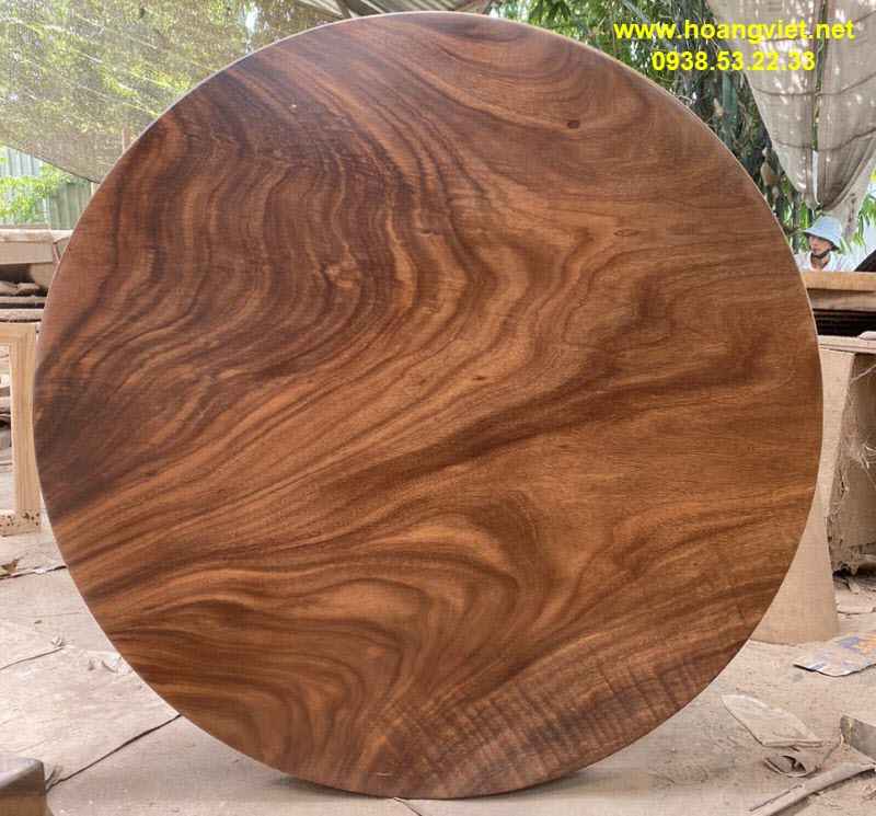 Mặt bàn gỗ tròn nguyên khối đường kính 1m2 dày 10cm Mặt bàn gỗ tròn nguyên khối đường kính 1m2 dày 10cm