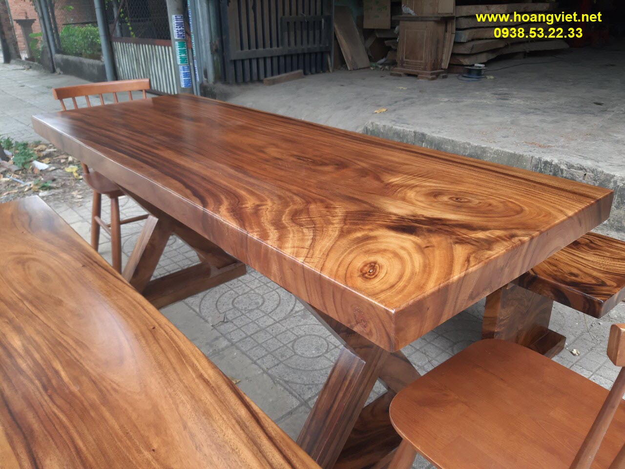 Những bộ bàn k3 gỗ nguyên khối đẹp nhất thị trường.