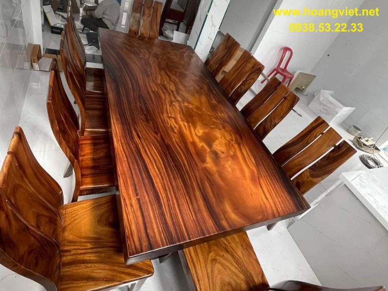 Bàn ăn dài gỗ me tây nguyên khối 10 ghế Bàn ăn dài gỗ me tây nguyên khối 10 ghế