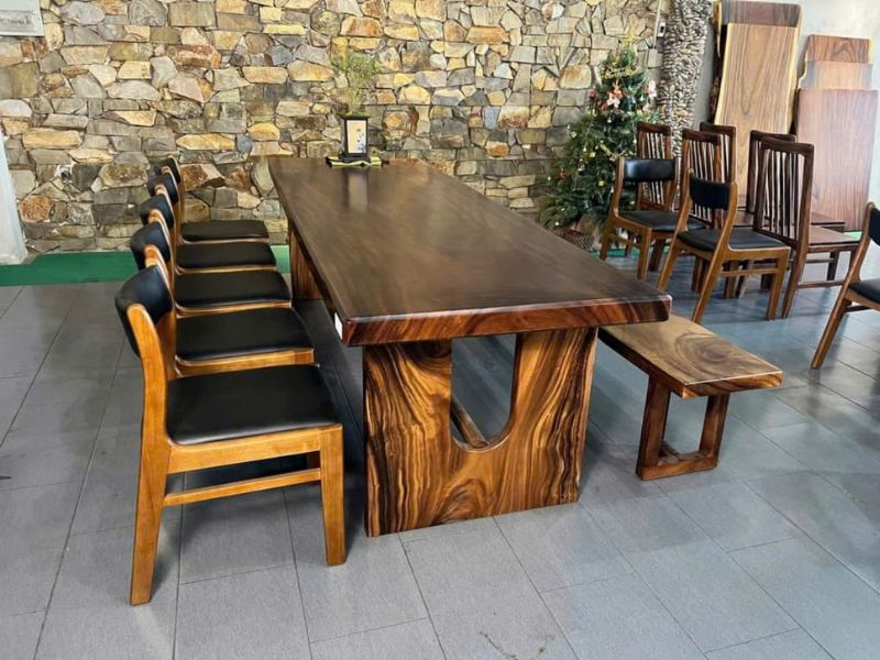 Bàn ăn ghế băng dài 10 người gỗ me tây. Bàn ăn ghế băng dài 10 người gỗ me tây.