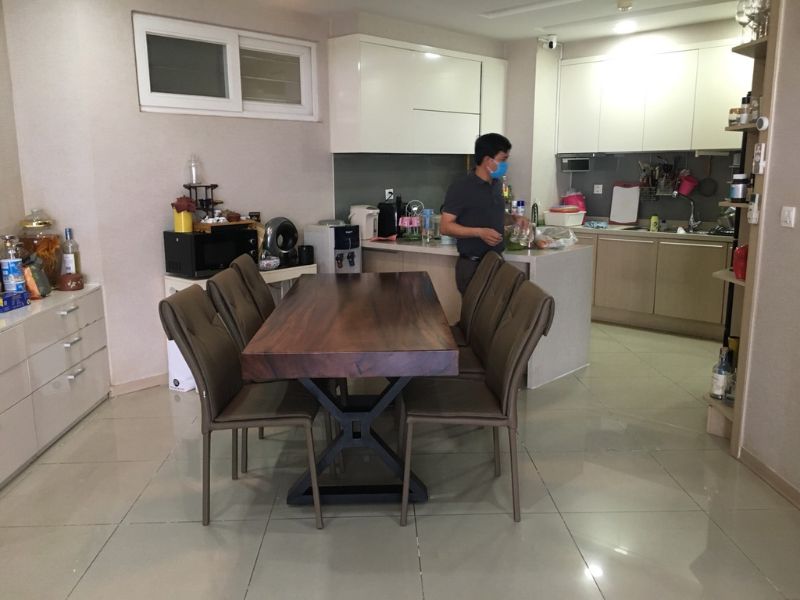 Bàn ăn gỗ me tây với 6 ghế bằng da cao cấp Bàn ăn gỗ me tây với 6 ghế bằng da cao cấp