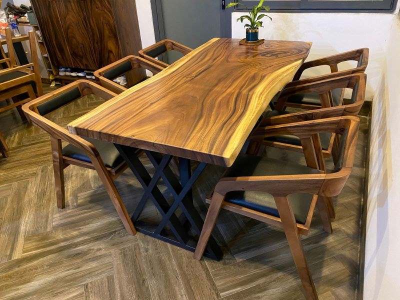 Bàn gỗ me tây kết hợp chân sắt Bàn gỗ me tây kết hợp chân sắt