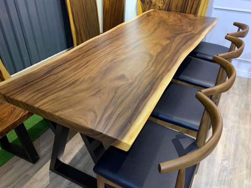 Bàn ăn ghế băng dài gỗ me tây. Bàn ăn ghế băng dài gỗ me tây.
