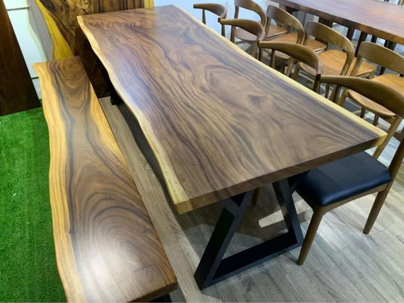 Bàn ăn ghế băng dài gỗ me tây. Bàn ăn ghế băng dài gỗ me tây.