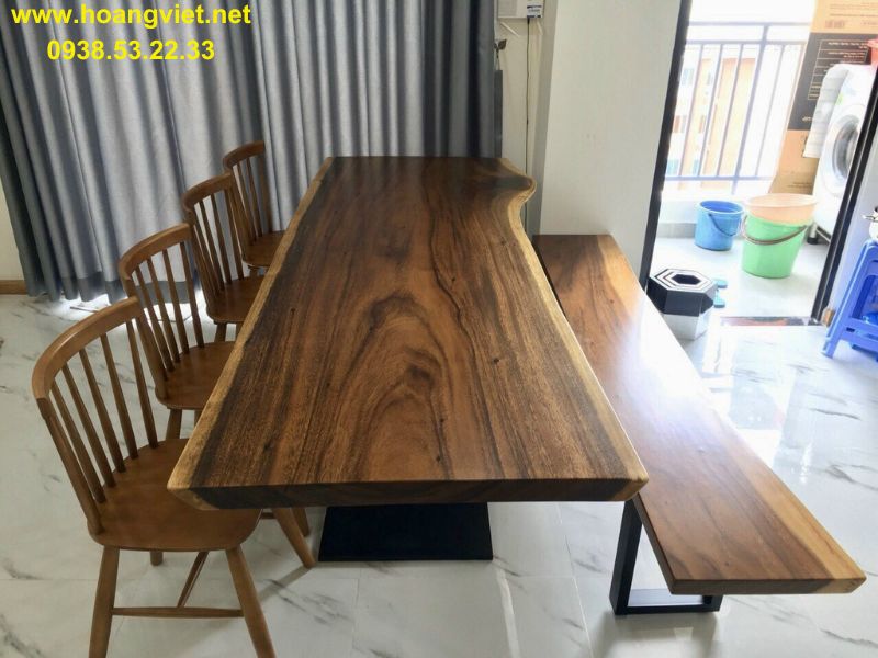 Bàn ăn gỗ me tây chân sắt đẹp và hiện đại Bàn ăn gỗ me tây chân sắt đẹp và hiện đại