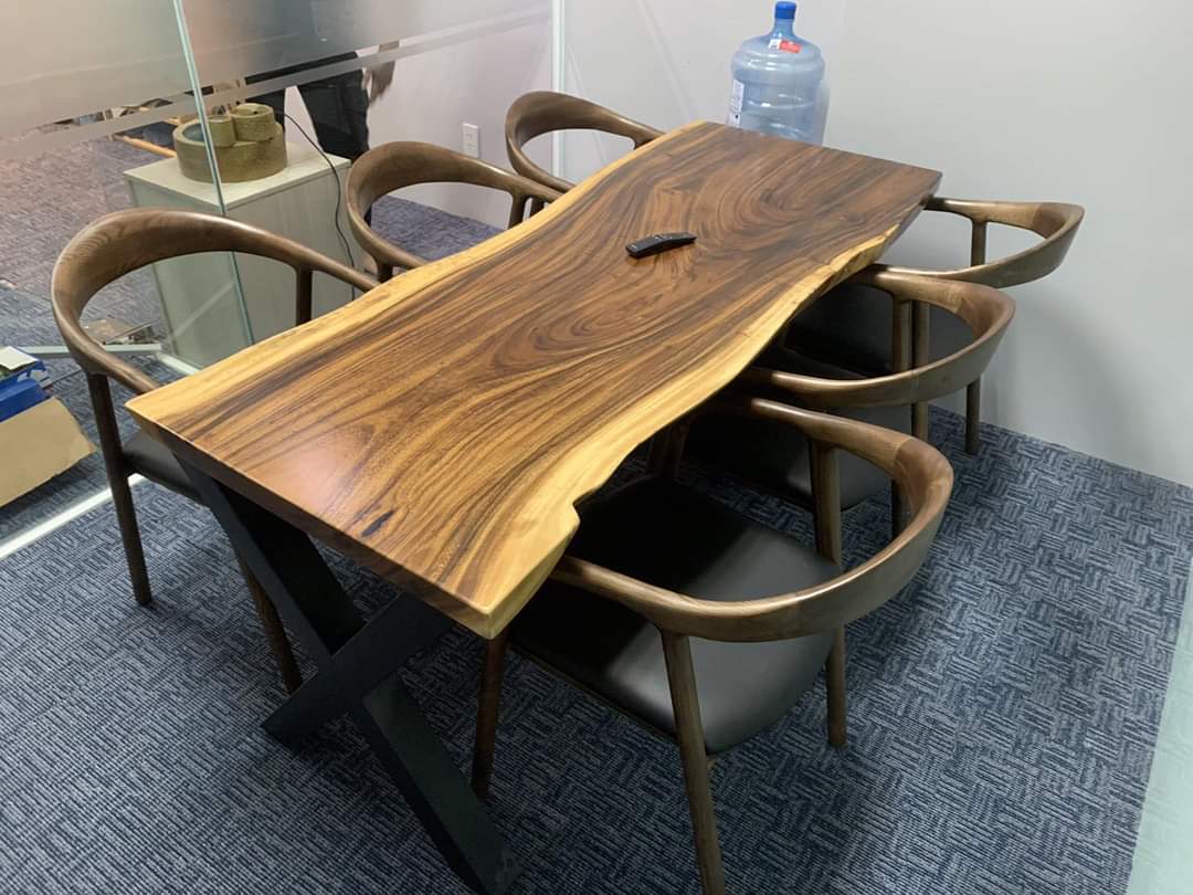 Bàn ăn gỗ me tây nguyên khối đẹp và hiện đại Bàn ăn gỗ me tây nguyên khối đẹp và hiện đại