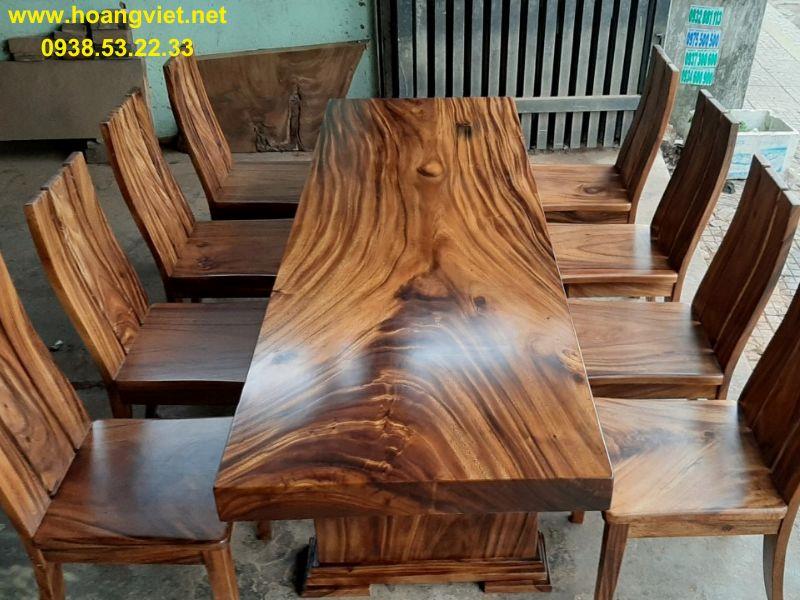 Bàn ăn gỗ tự nhiên nguyên khối me tây Bàn ăn gỗ tự nhiên nguyên khối me tây